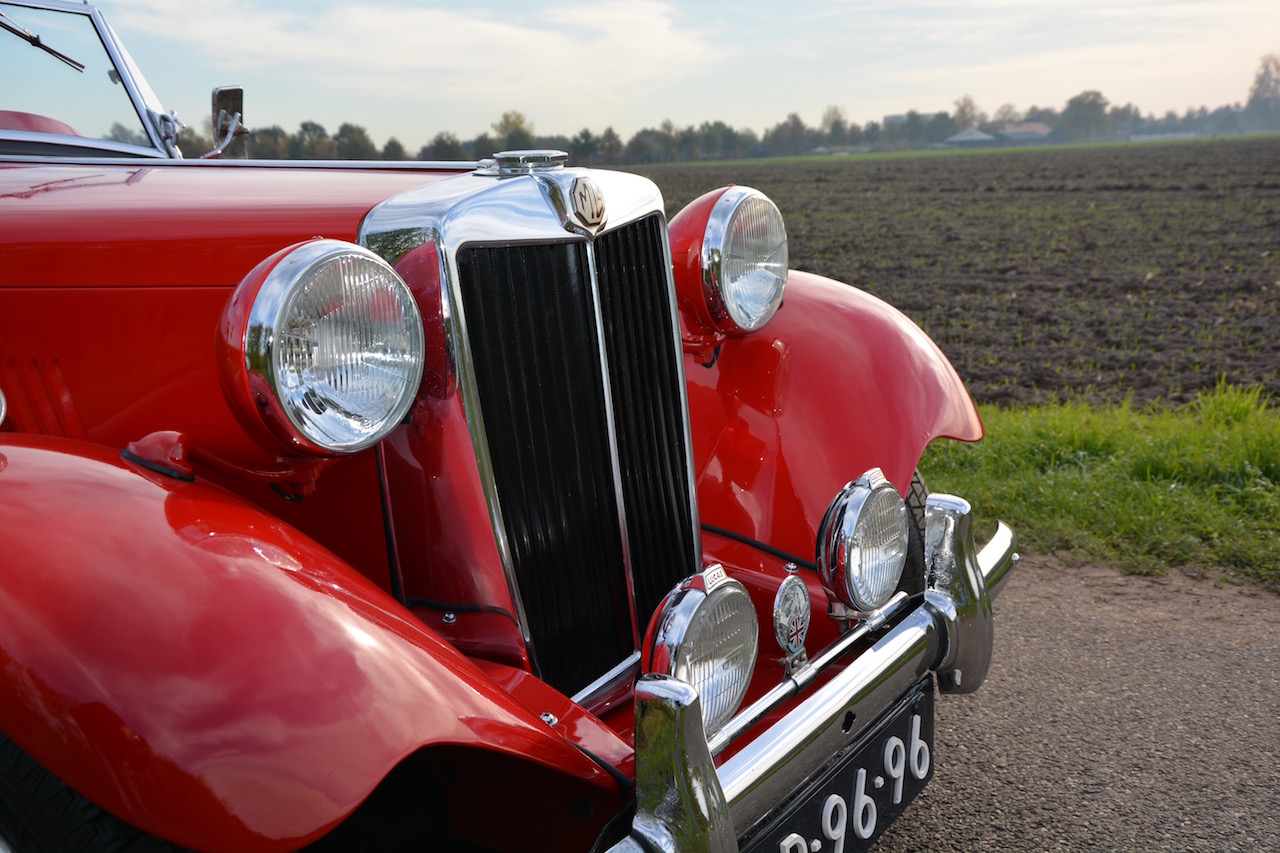 MG TD 1250 X-Pag afb40 british sports cars